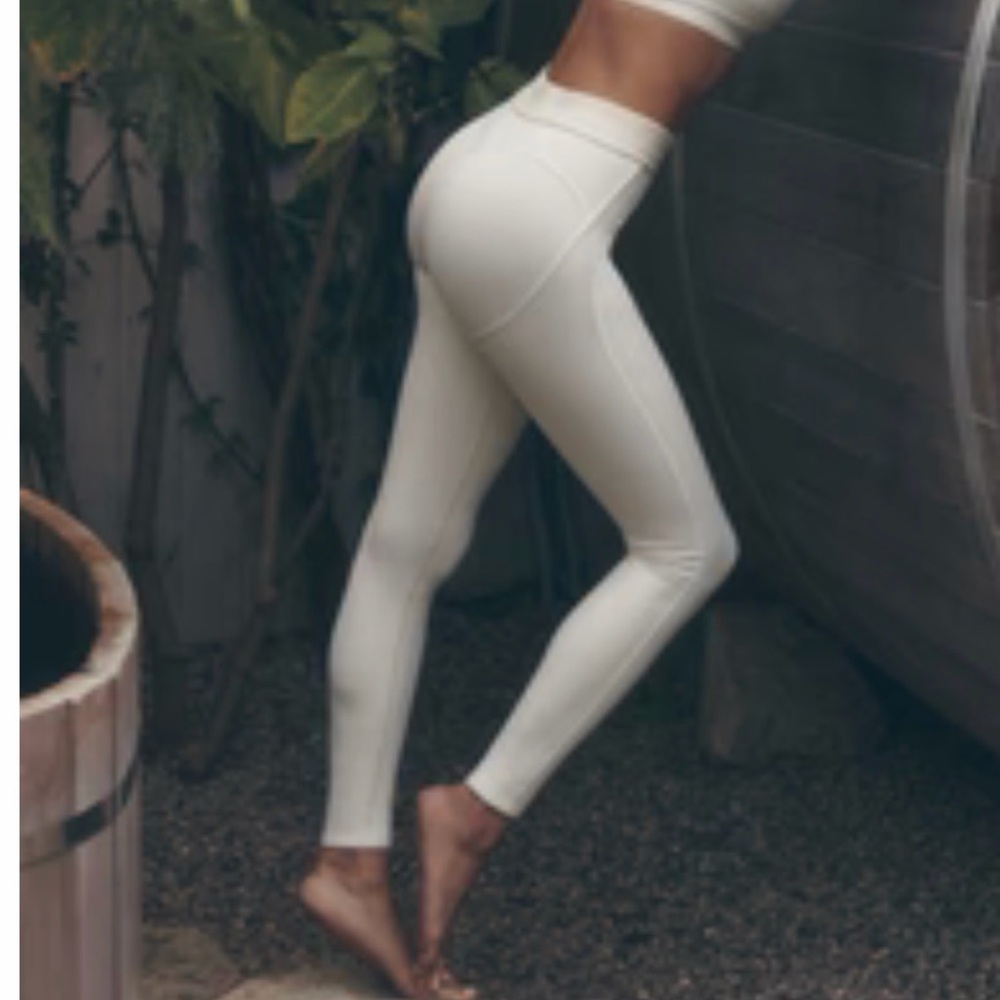 Alo Airbrush High-Waist Heart Throb Legging